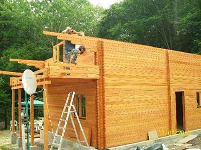 maison bois en deux niveaux